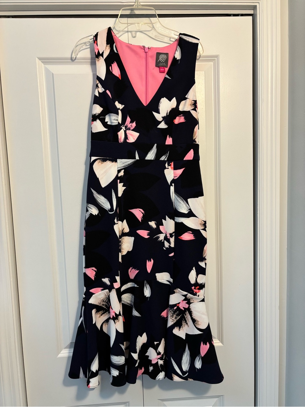 Vince Camuto Navy Floral V-Neck Midi Dress with Pink Accents size 2 NWOT
